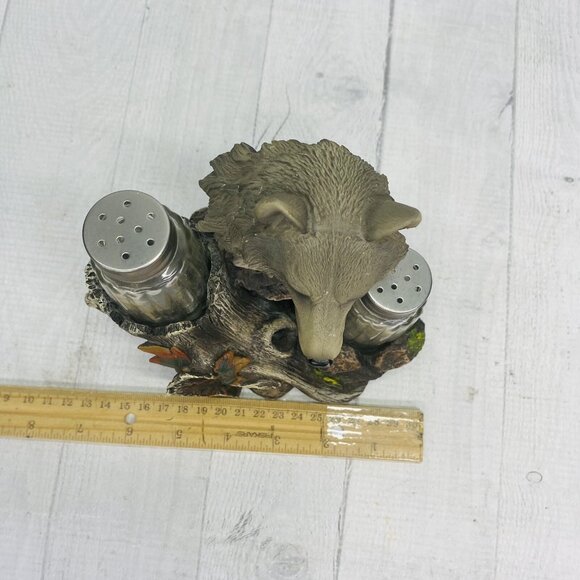 DWK 2011 Animal  Gray Wolf Leaves  Resin Holder w Salt And Pepper Shaker Set 3 - Picture 14 of 16